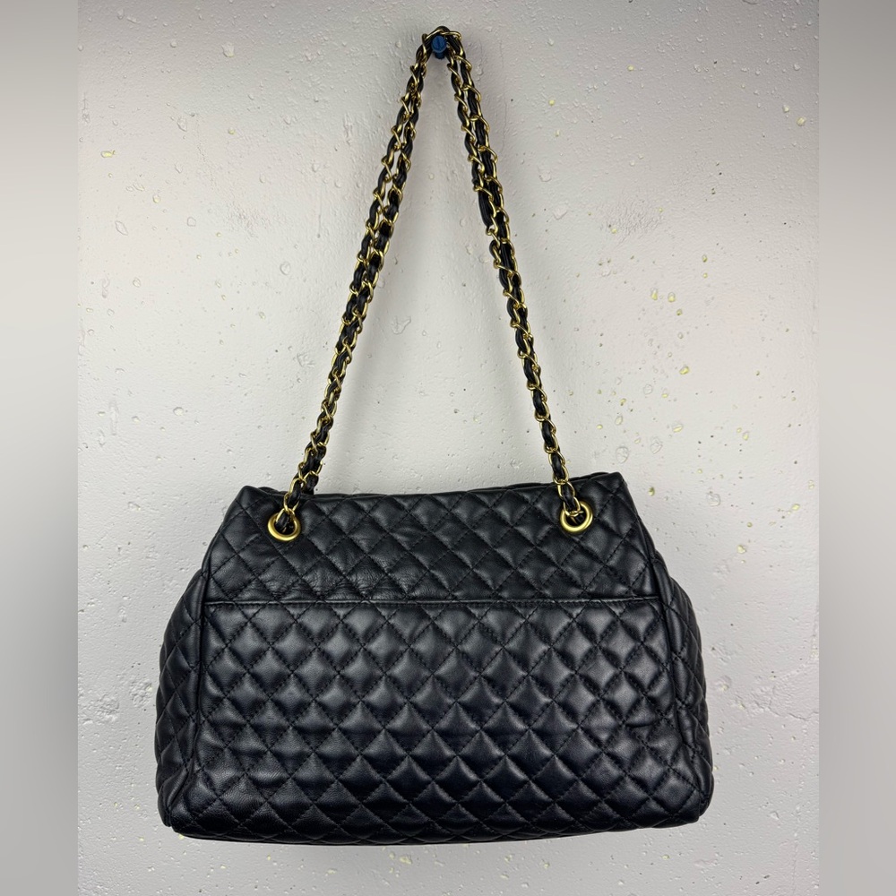 Tiffany & Fred Paris Full-Grain Quilted Sheepskin Black Leather Tote Gold accent - Picture 3 of 15